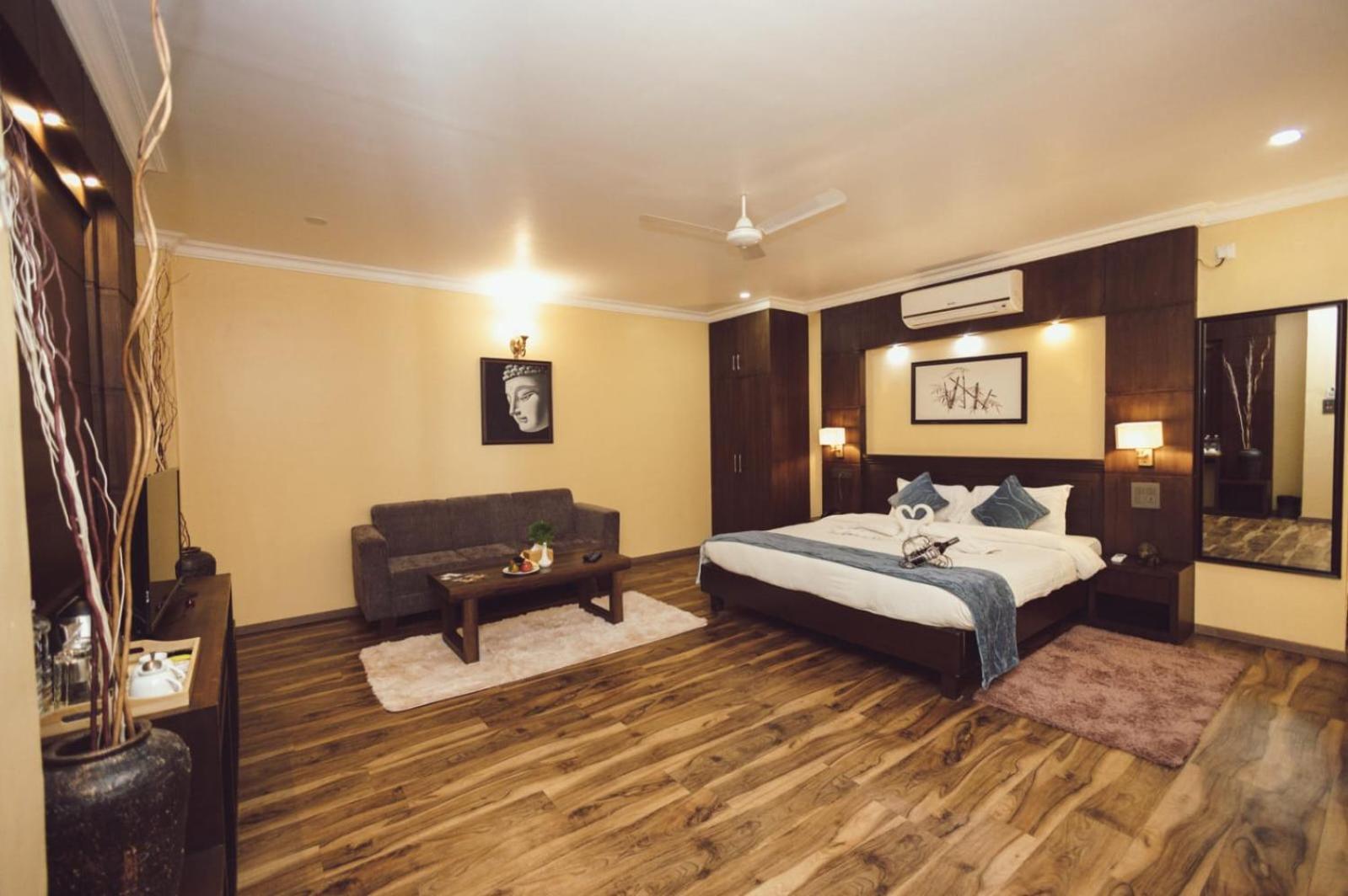 Hotel Maden Inn Itahari Buitenkant foto
