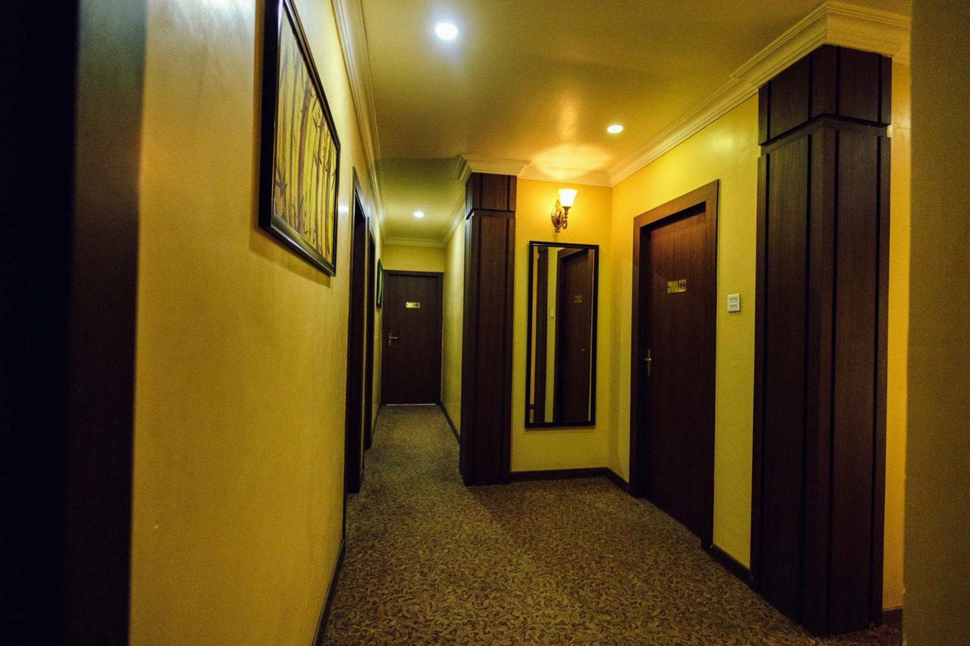 Hotel Maden Inn Itahari Buitenkant foto