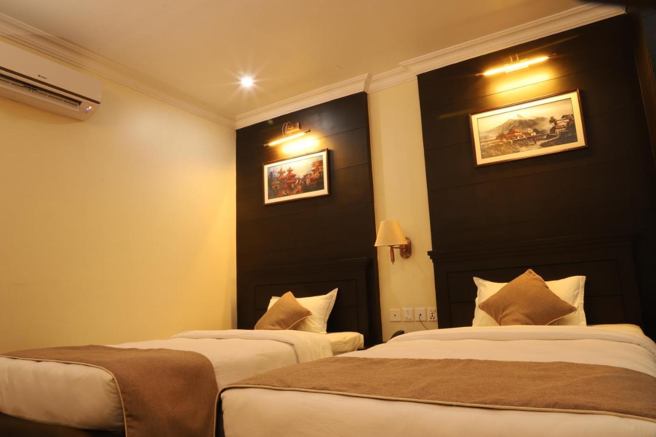 Hotel Maden Inn Itahari Buitenkant foto